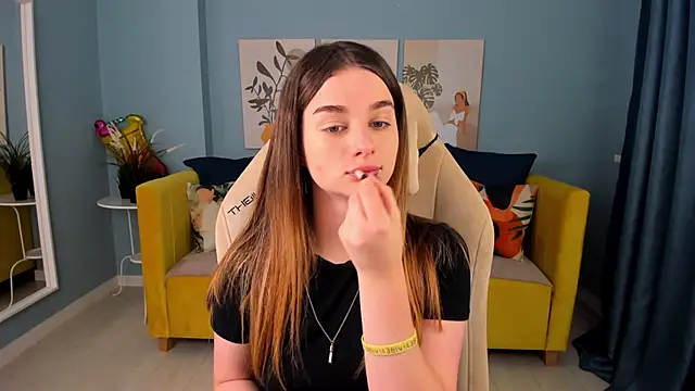 SweetyLicky online show from September 22, 2025, 4:24 pm