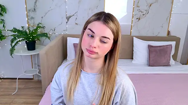SweetyLicky online show from May 8, 2026, 3:16 pm