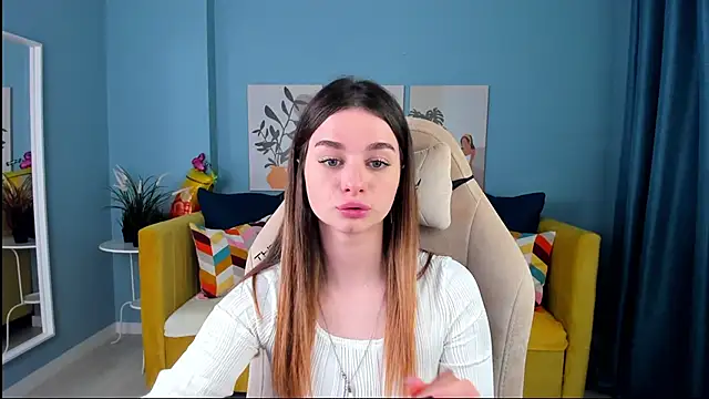 SweetyLicky online show from September 18, 2025, 3:48 pm