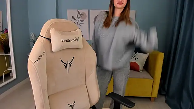 SweetyLicky online show from September 19, 2025, 4:11 pm