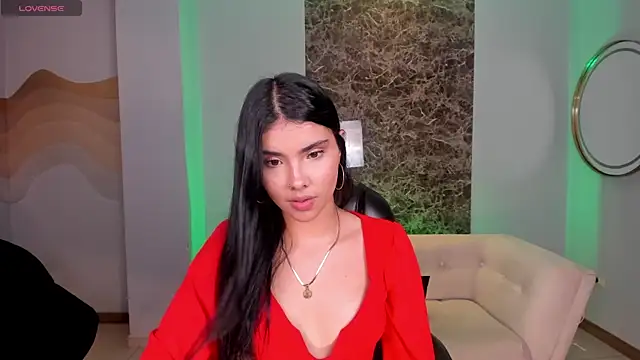 MiaLaurence online show from September 24, 2025, 8:04 pm