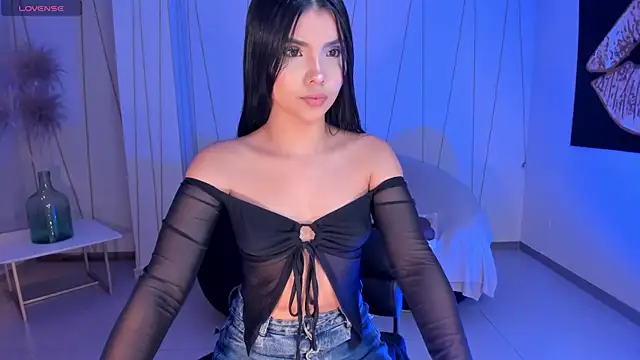 MiaLaurence online show from March 22, 2026, 12:40 pm