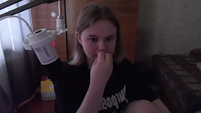 SlipperSherry online show from October 1, 2025, 8:19 am