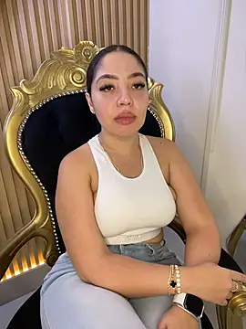 MiaFarkash online show from November 7, 2025, 4:00 pm