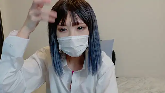 sarina at online show from May 6, 2026, 4:38 am