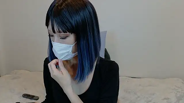 sarina at online show from November 12, 2025, 4:16 am