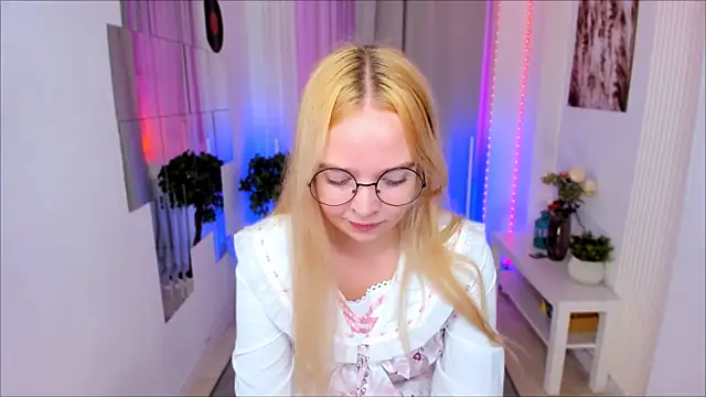 BellaMontgomery online show from September 19, 2025, 10:47 pm