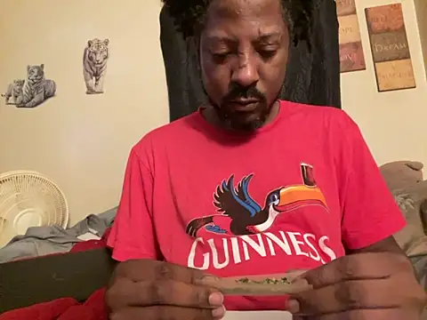 viceutk1 online show from October 7, 2025, 5:30 am