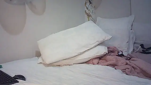 CouplesX96xx online show from June 7, 2026, 4:07 am