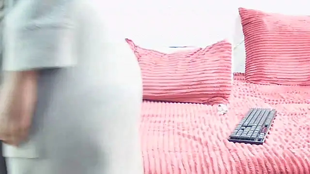 CouplesX96xx online show from May 9, 2026, 8:28 am