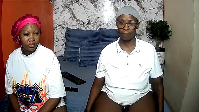 CouplesX96xx online show from May 13, 2026, 3:13 am