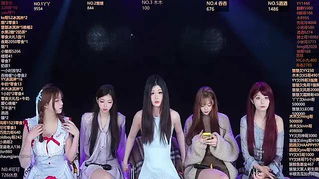 EYgirl222 online show from March 17, 2026, 7:22 am