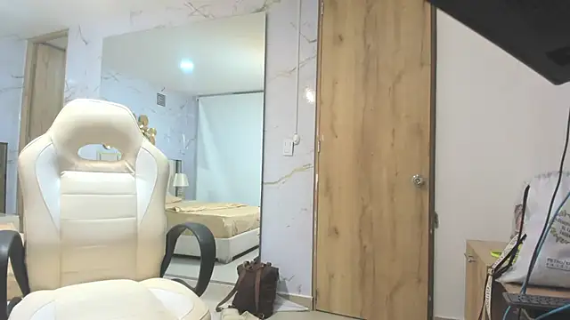 BabyAngel18  online show from September 29, 2025, 10:33 am