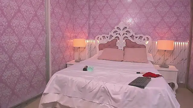 BabyAngel18  online show from September 18, 2025, 11:57 am