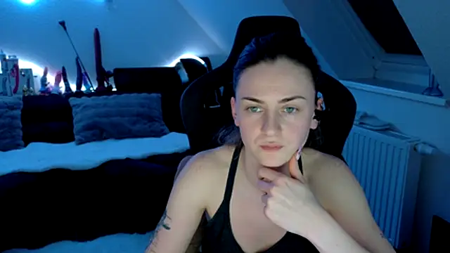 Melly4You online show from March 22, 2026, 11:39 pm