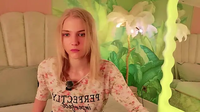 4example Chloe online show from June 16, 2026, 5:51 am