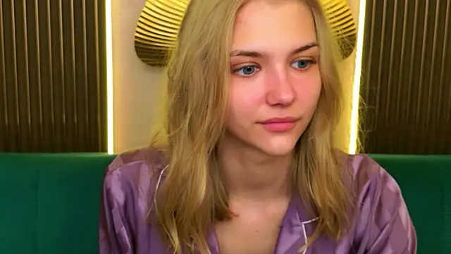 4example Chloe online show from June 7, 2026, 5:34 am