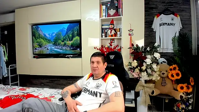 SpartacusDaddy48 online show from June 14, 2026, 2:24 am