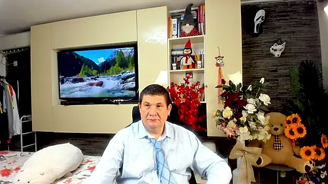 SpartacusDaddy48 online show from June 7, 2026, 1:27 pm