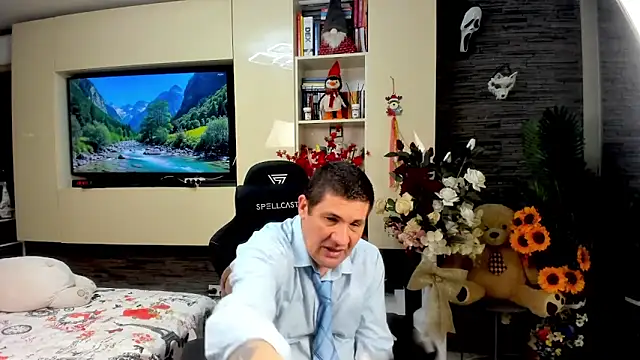 SpartacusDaddy48 online show from June 10, 2026, 4:52 pm