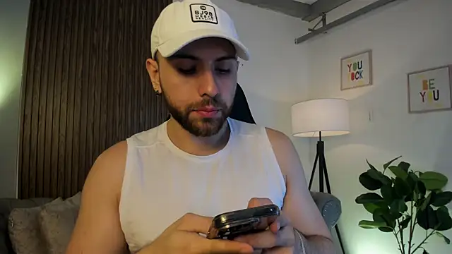 Snapshot of Maximo_Wolff chatting on August 3, 2026, 12:30 am Maximo Wolff online show from August 3, 2026, 12:30 am
