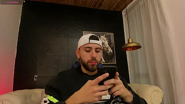 Maximo Wolff online show from October 15, 2025, 8:06 pm