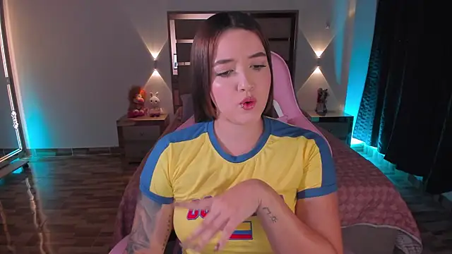 lunaarose online show from June 13, 2026, 11:02 pm