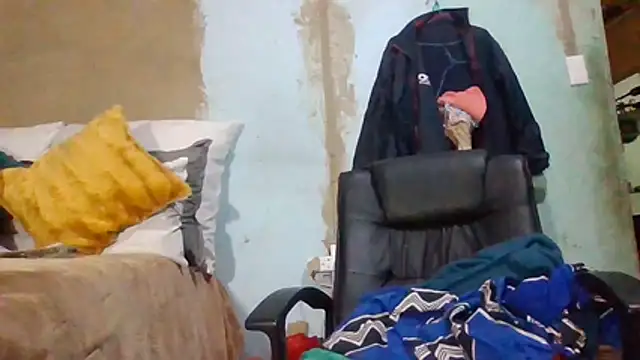 Snapshot of Nicky52 chatting on April 3, 2026, 5:41 pm Nicky52 online show from April 3, 2026, 5:41 pm