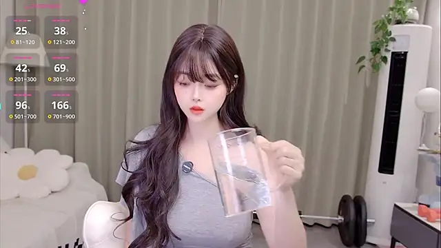 uikyy1 online show from May 1, 2026, 2:11 pm