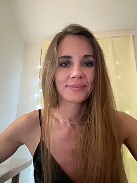 LucieMack online show from September 26, 2025, 8:38 pm