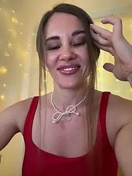 Snapshot of LucieMack chatting on July 6, 2026, 3:36 pm LucieMack online show from July 6, 2026, 3:36 pm