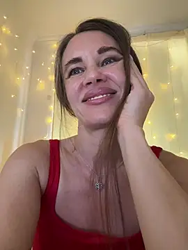 Snapshot of LucieMack chatting on July 7, 2026, 12:20 pm LucieMack online show from July 7, 2026, 12:20 pm