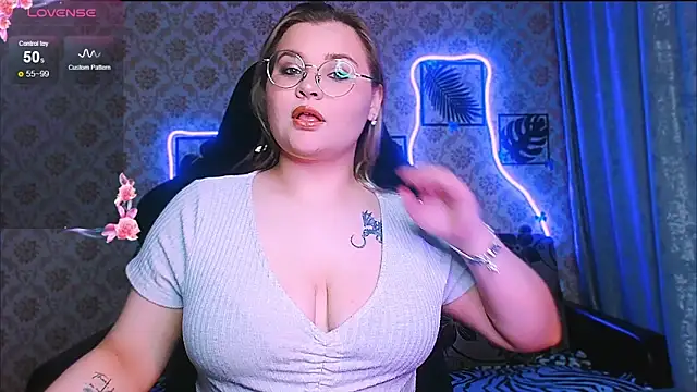InLoveWithLife26 online show from June 9, 2026, 5:58 pm