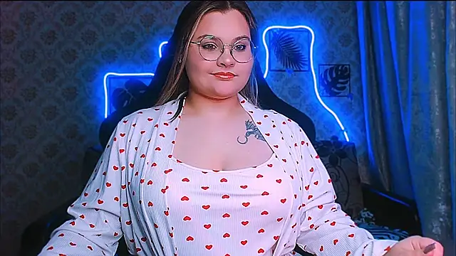 InLoveWithLife26 online show from July 16, 2026, 7:22 pm