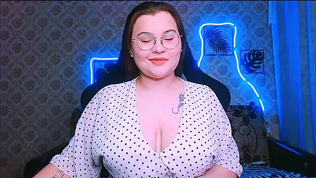 InLoveWithLife26 online show from February 15, 2026, 8:08 pm