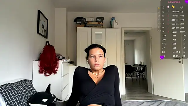 MaydaCornwall online show from October 22, 2025, 7:08 am