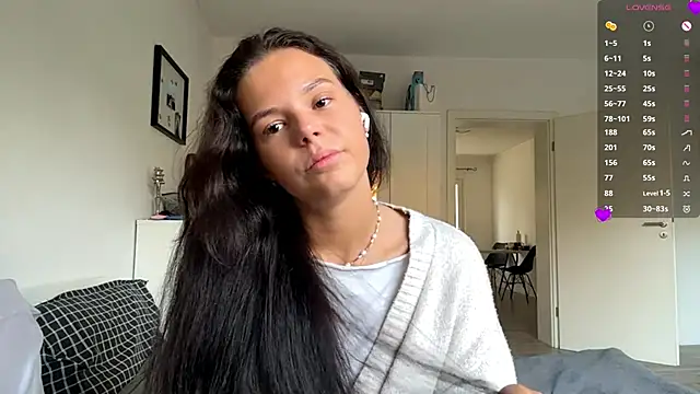 MaydaCornwall online show from October 17, 2025, 7:11 am