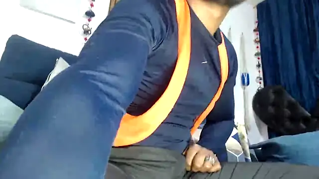 Snapshot of ElCaballeroNegro24 chatting on February 18, 2026, 10:06 pm ElCaballeroNegro24 online show from February 18, 2026, 10:06 pm