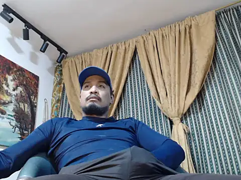 ElCaballeroNegro24 online show from October 5, 2025, 11:50 pm