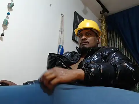 ElCaballeroNegro24 online show from November 3, 2025, 4:28 am