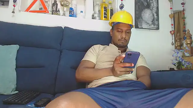 Snapshot of ElCaballeroNegro24 chatting on March 8, 2026, 3:26 pm ElCaballeroNegro24 online show from March 8, 2026, 3:26 pm