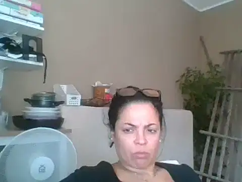ITALIANASISIXX online show from July 22, 2026, 8:27 am
