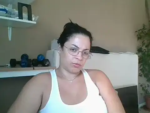 ITALIANASISIXX online show from July 3, 2026, 6:20 am