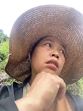 Lai005 online show from October 12, 2025, 2:51 pm