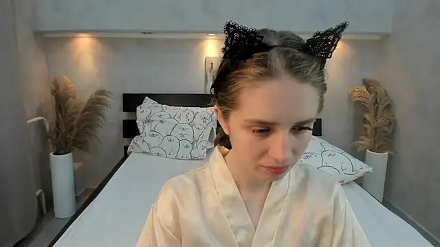 Camilla Kelly online show from October 20, 2025, 1:07 am