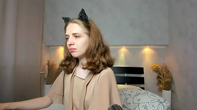 Camilla Kelly online show from September 14, 2025, 12:11 am