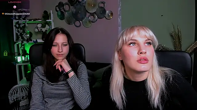 lau ra queen online show from November 13, 2025, 9:08 pm