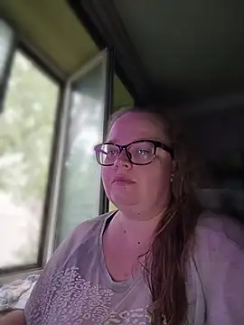 LillyWilly online show from August 4, 2026, 8:41 am