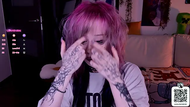 Lollyshy online show from October 4, 2025, 10:39 am