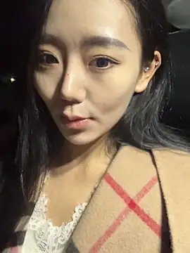 jiajia L online show from November 24, 2025, 3:56 pm